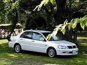 三菱ランサーセディアSE-R（CVT）